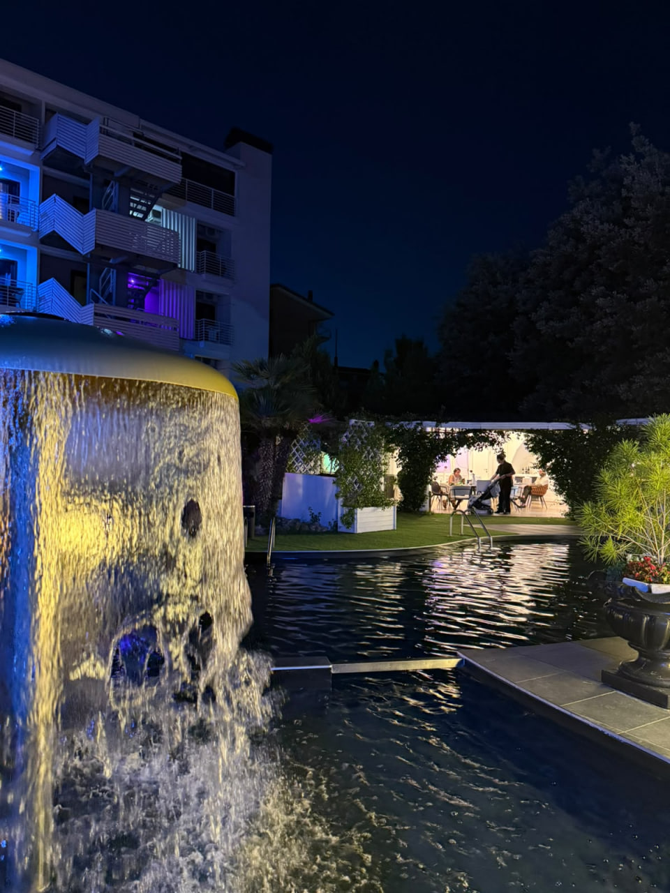 Piscina al tramonto